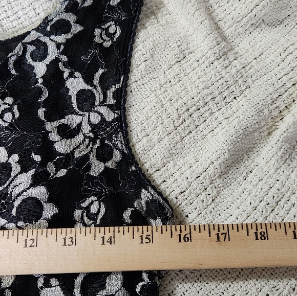 2pc Lace Lounge Set - Picture 8 of 11